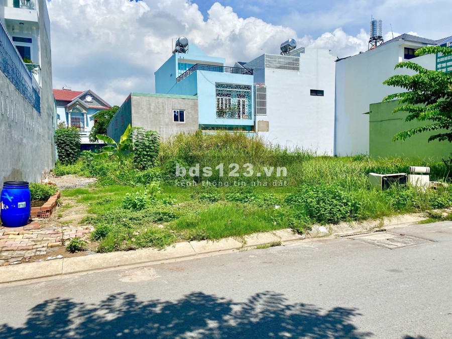 Bán nhanh lô đất 220m2, ngay khu dân cư Vĩnh Phú, khu bờ sông thoang mát, giá 30 triệu/m2