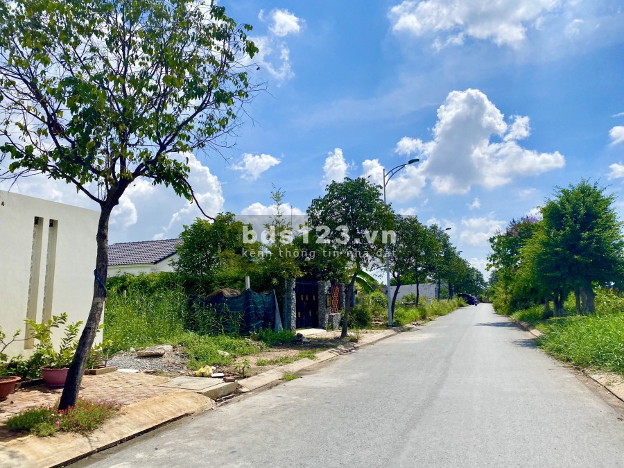 Bán nhanh lô đất 220m2, ngay khu dân cư Vĩnh Phú, khu bờ sông thoang mát, giá 30 triệu/m2