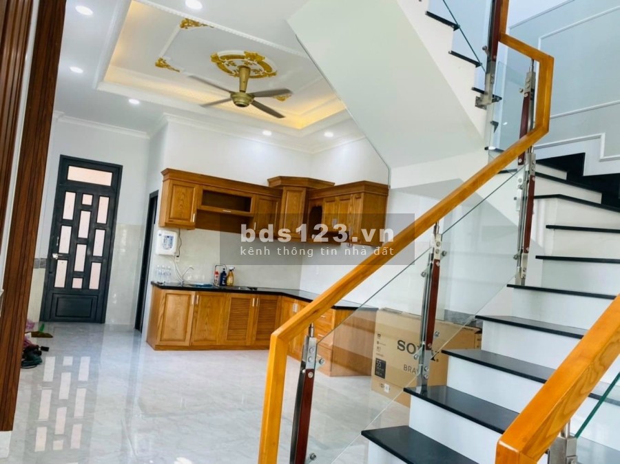 Chính chủ cần bán NHÀ DĨ AN 1 trệt 2 lầu, 63m2, sổ trao ngay
