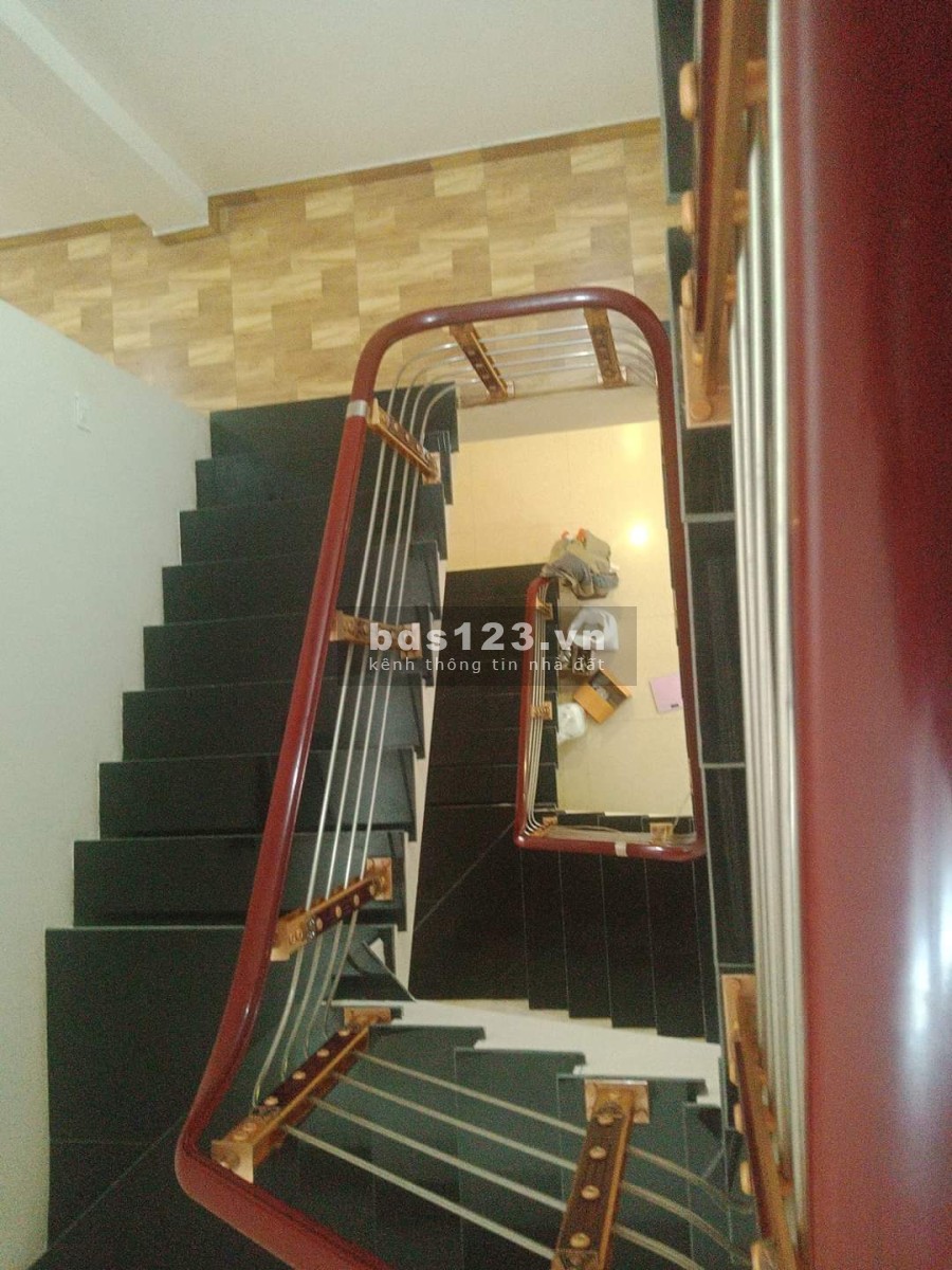 Bán nhà đường Nguyễn Khang, thành phố Lào Cai liên hệ xem nhà 0358081293 gá 2.55 tỷ