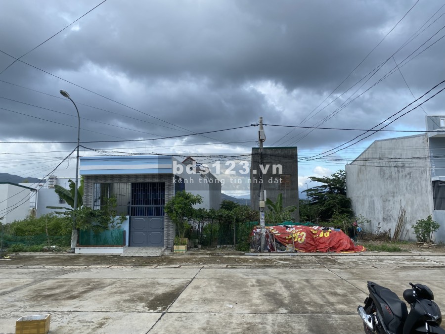 Bán đất khu tái định cư Hòn Rớ 2 phía sông mát mẻ cả ngày lh 0907901572 vị trí đắc địa