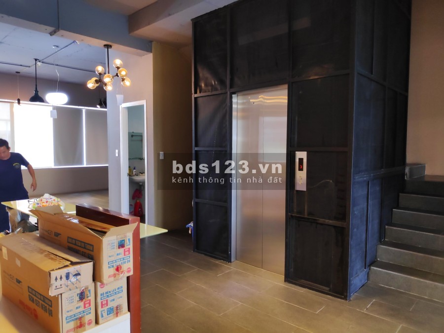 Cho thuê nhà phố mặt tiền tiện làm showroom, văn phòng, kinh doanh tại SALA Quận 2 7500$