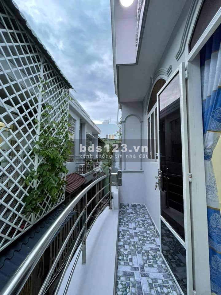 Nhà mới Phạm Văn Chiêu thiết kế hiện đại, nội thất sẵn dọn vào ở được ngay, sổ chính chủ