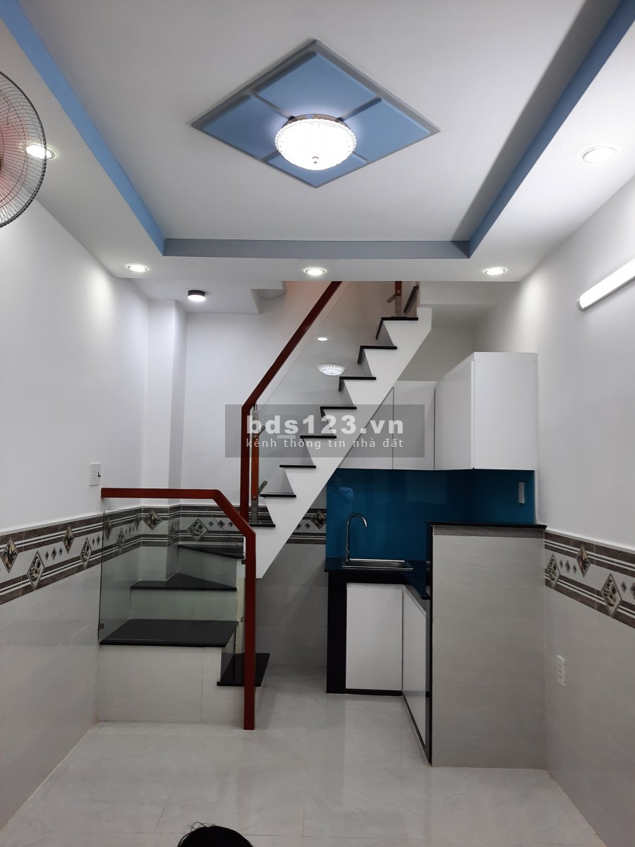 Nhà nguyên căn mới giá rẻ Lạc Long Quân P3 Quận 11 giá chỉ 2tỷ5 giao thông qua lại thuận tiện