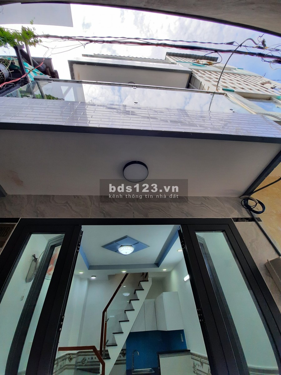 Nhà nguyên căn mới giá rẻ Lạc Long Quân P3 Quận 11 giá chỉ 2tỷ5 giao thông qua lại thuận tiện