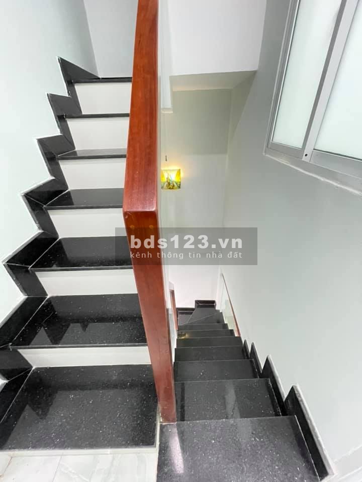Nhà đẹp giá tốt hẻm xe hơi 4 tấm Phạm Văn Hai Quận Tân Bình giá bán 5ty5 kiến trúc nhà đẹp