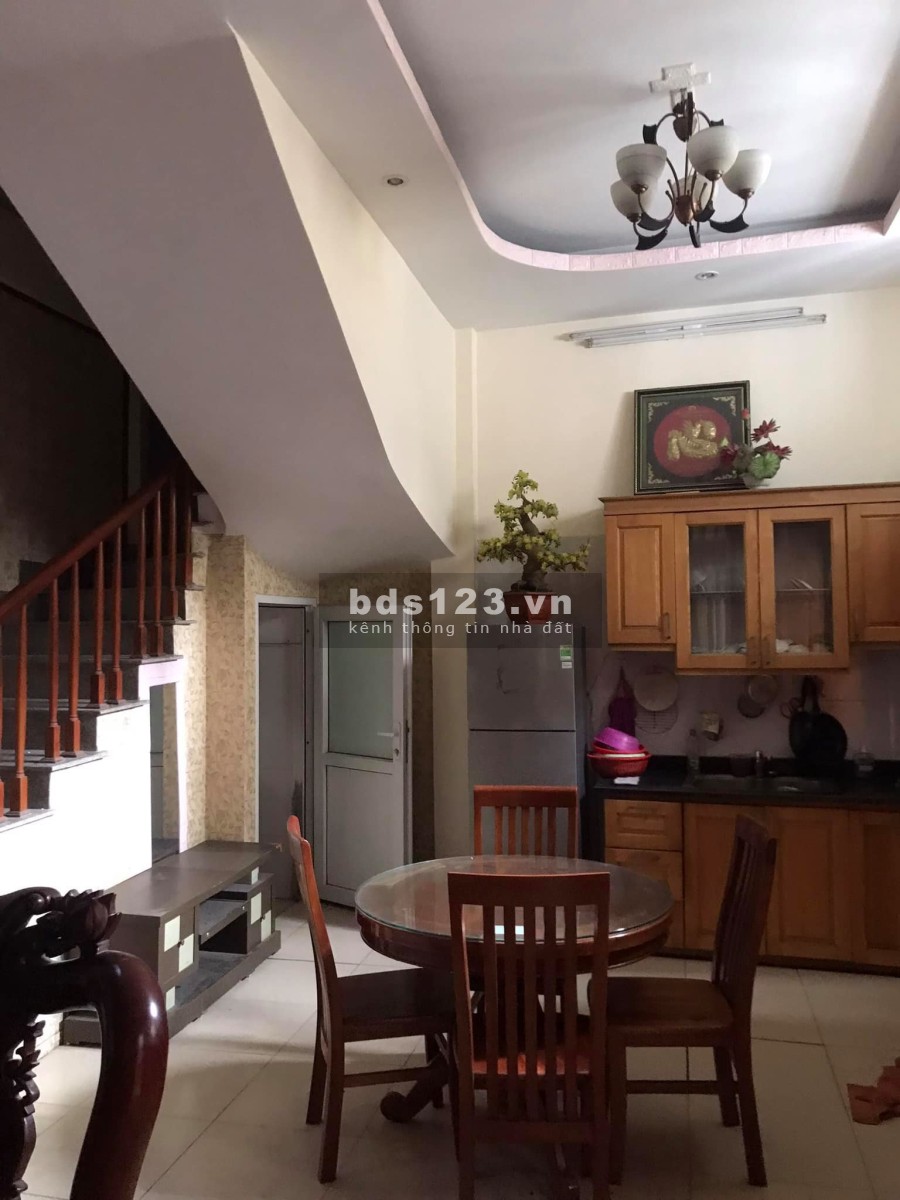 Chính chủ gửi bán nhà 6 tầng 1 tum phố Mai Dịch Quận Cầu Giấy diện tích 43.5m2 giá 4.8 tỷ