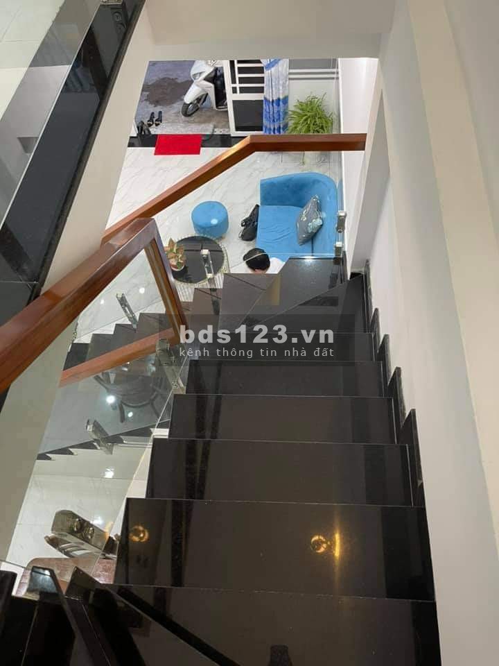 Nhà mới Phạm Văn Chiêu thiết kế hiện đại, nội thất sẵn dọn vào ở được ngay, sổ chính chủ