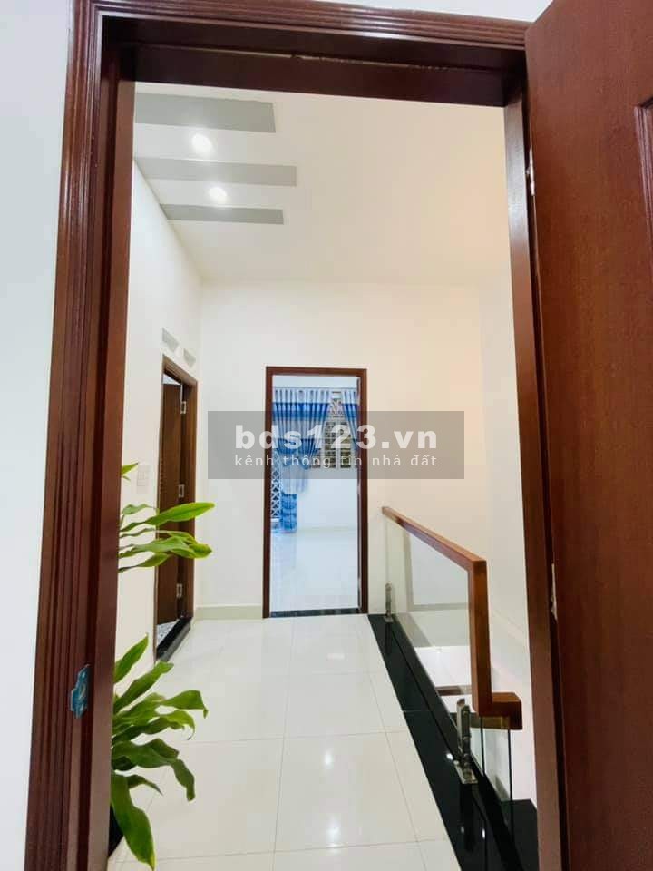 Nhà mới Phạm Văn Chiêu thiết kế hiện đại, nội thất sẵn dọn vào ở được ngay, sổ chính chủ