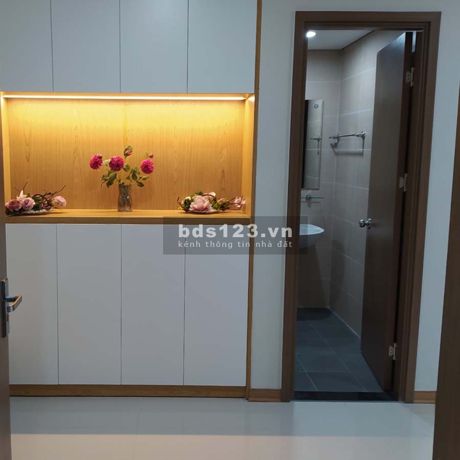 Anh chị đang cần mua căn hộ tiện nghi tại Rose Town nên tham khảo tại đây.