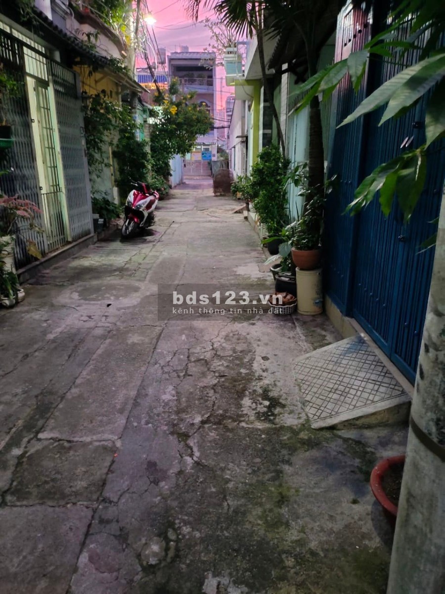 Nhà cho thuê nguyên căn thoáng mát, yên tĩnh, diện tích 72m2 Quận Gò Vấp, đường nhựa lớn