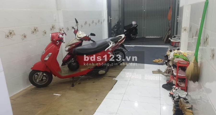 Tim nữ ở ghép trong nhà nguyên căn Quận 11 giá bao rẻ 1.3 triêu/tháng, có ban công