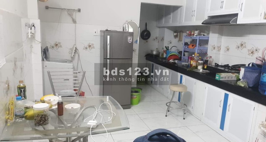 Tim nữ ở ghép trong nhà nguyên căn Quận 11 giá bao rẻ 1.3 triêu/tháng, có ban công