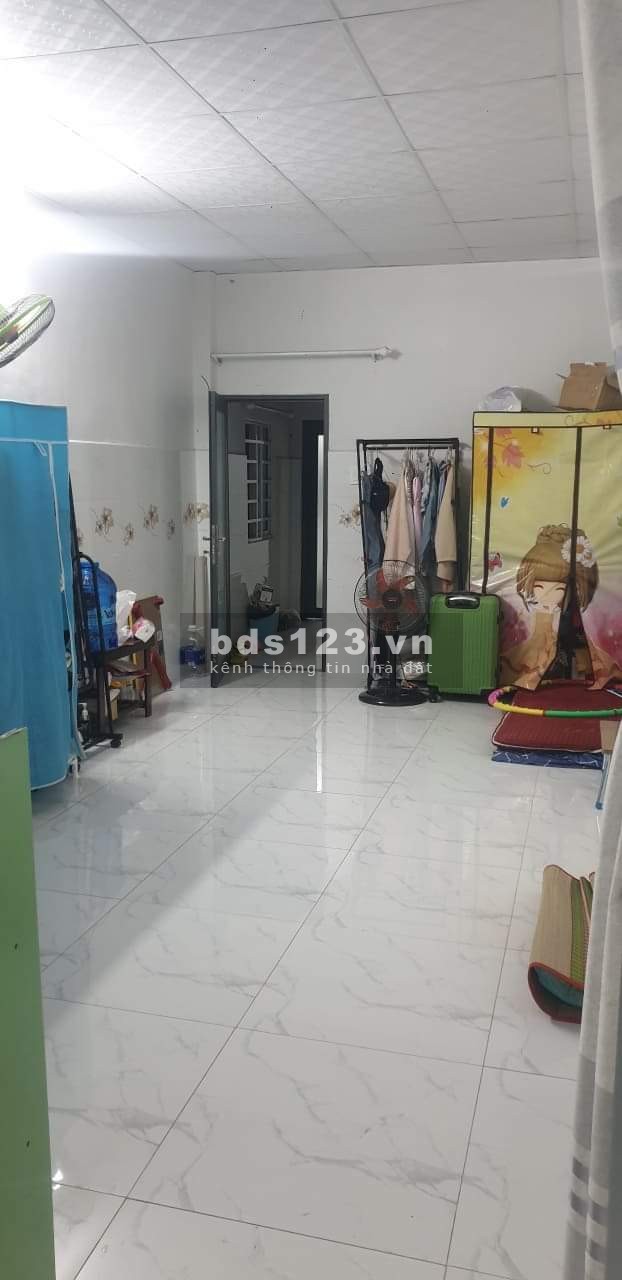 Tim nữ ở ghép trong nhà nguyên căn Quận 11 giá bao rẻ 1.3 triêu/tháng, có ban công