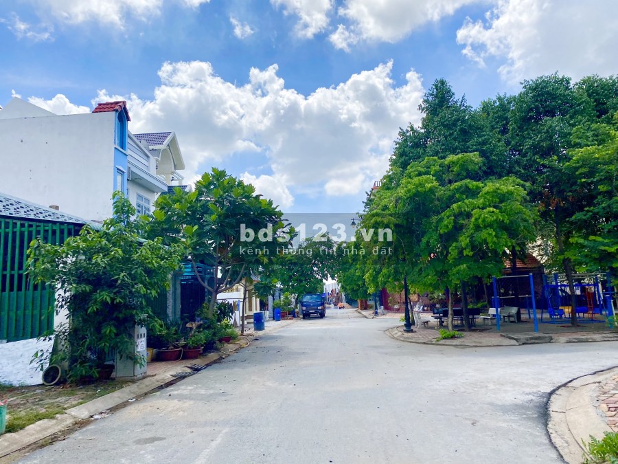 Bán gấp lô đất đẹp tại Vĩnh Phú 1, sổ hồng riêng khu dân cư đông, liên hệ 0934851347