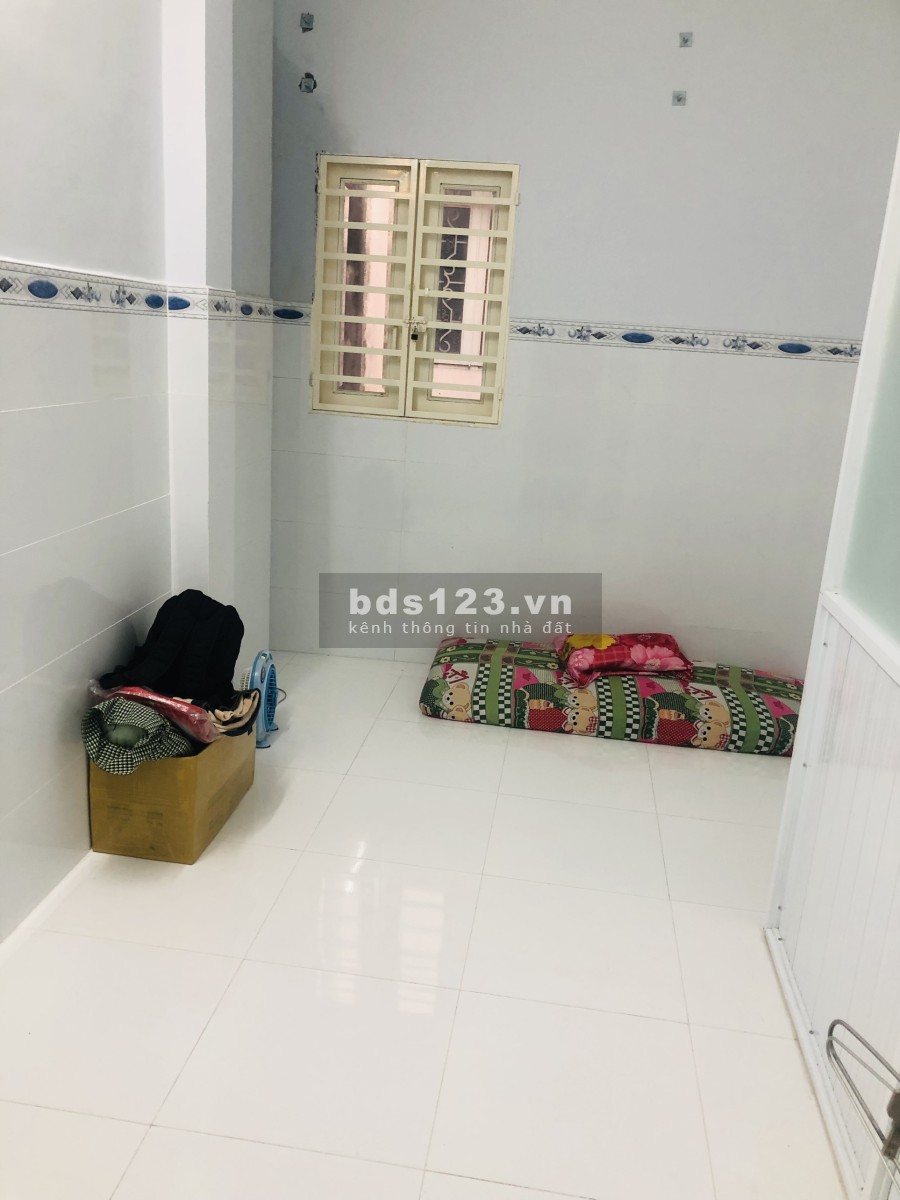Chỉ còn 15 ngày thôi nhà Cao Văn Lầu Quận 6 giá cho thuê 09 triệu/tháng, hẻm ba gác lớn