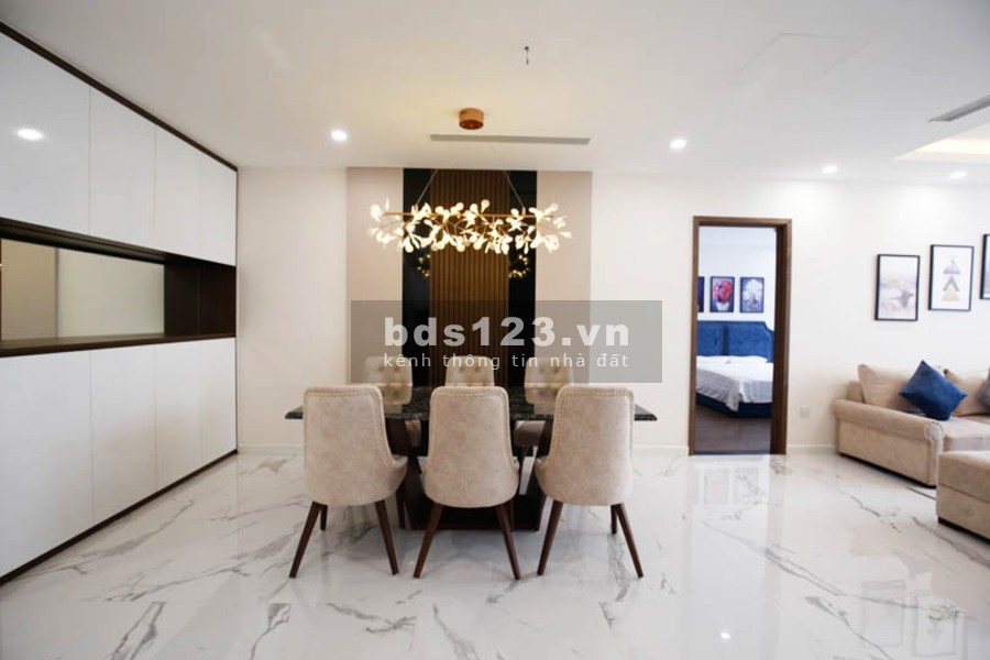 Cần bán căn hộ ở CC Rivera Park - 69 Vũ Trọng Phụng, 72m2 có 2 PN 2 WC, nhà mới 100%. LH E Linh ạ
