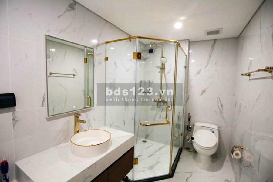 Cần bán căn hộ ở CC Rivera Park - 69 Vũ Trọng Phụng, 72m2 có 2 PN 2 WC, nhà mới 100%. LH E Linh ạ