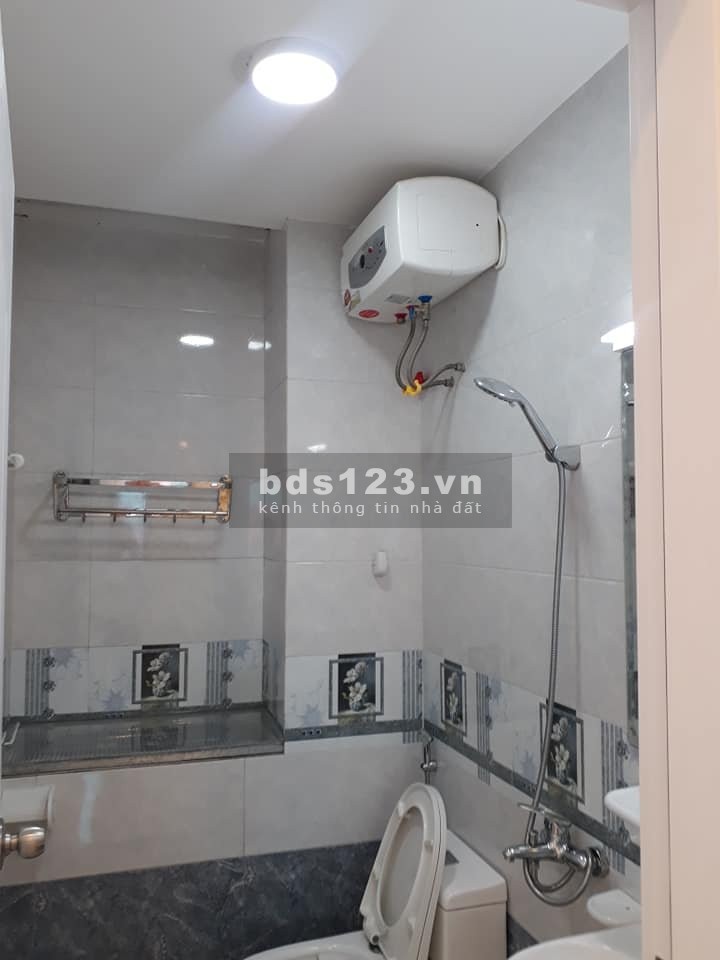 Bán nhà chính chủ xây tâm huyết tuyệt đẹp gara ô tô đường nhựa 3 ô tô tránh, khu dân cư
