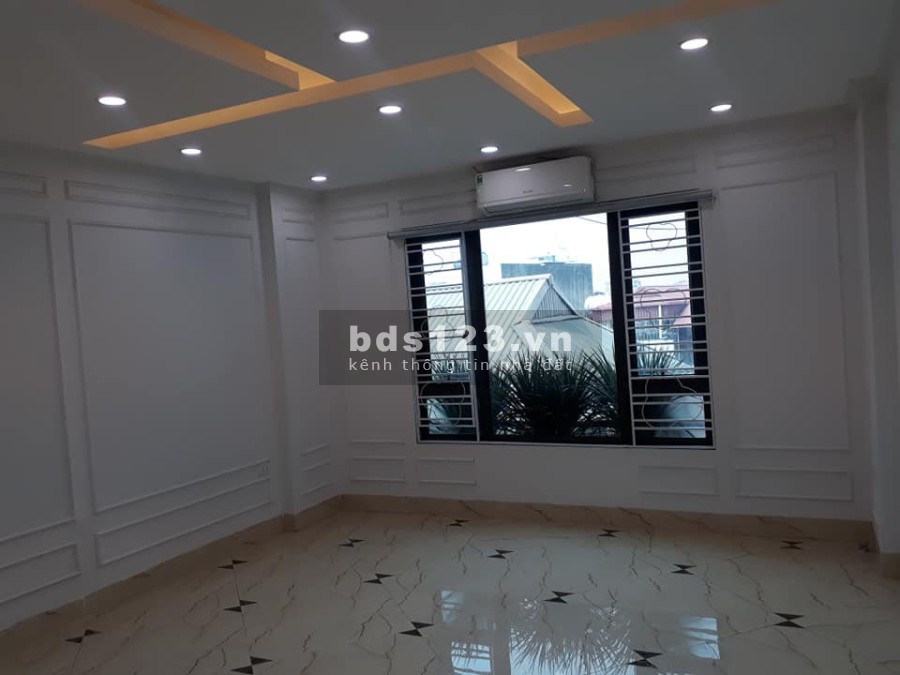 Bán nhà chính chủ xây tâm huyết tuyệt đẹp gara ô tô đường nhựa 3 ô tô tránh, khu dân cư