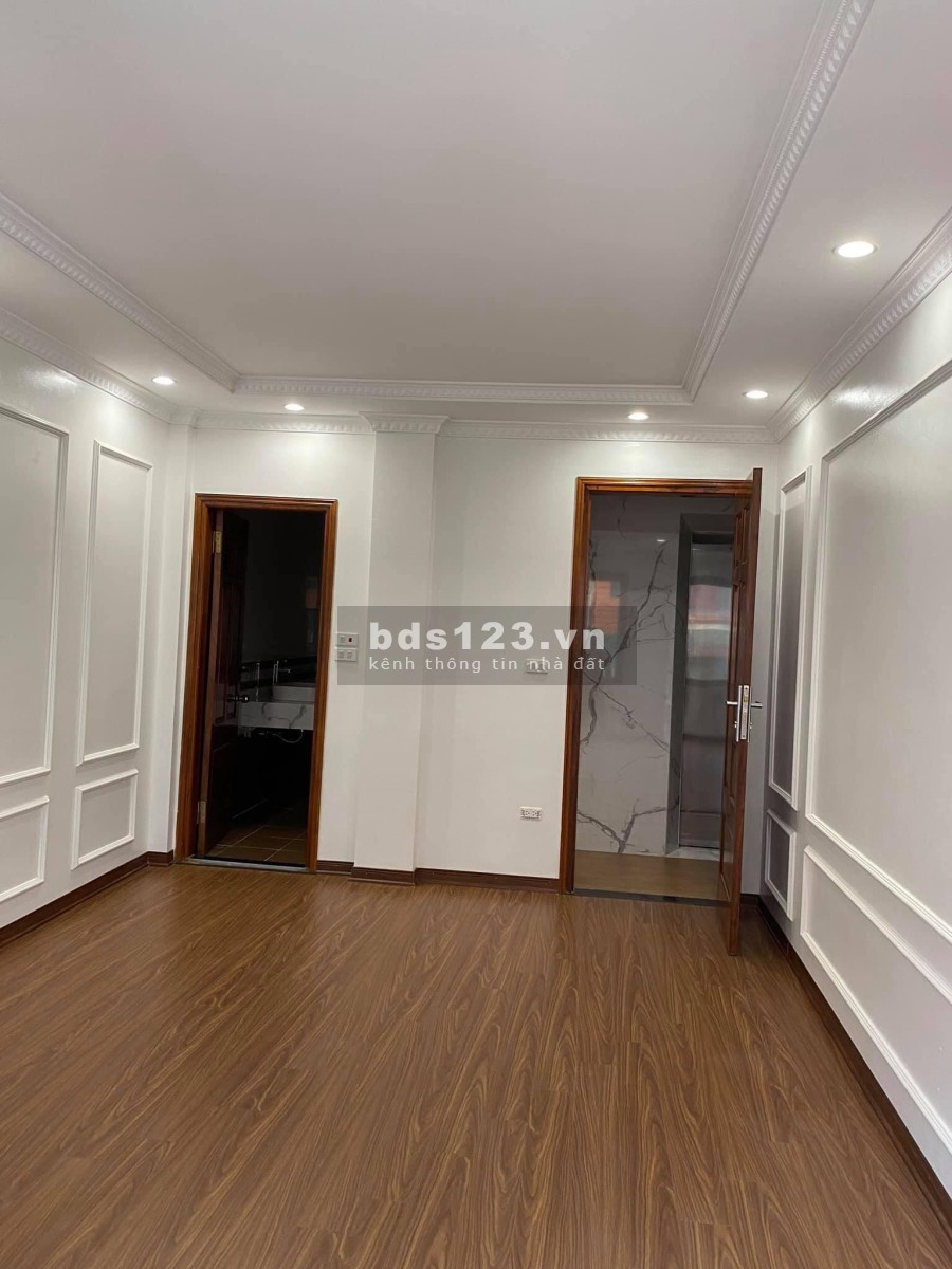 Bán gấp nhà diện tích 34m2, 4 tầng đúc, mặt tiền 3m, giá bán 3.9 tỷ, ô tô đỗ cửa, đẹp lung linh