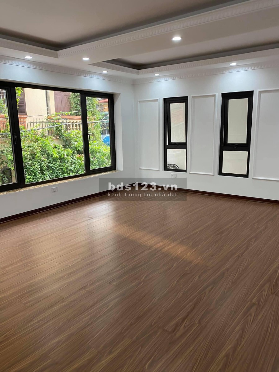 Bán gấp nhà diện tích 34m2, 4 tầng đúc, mặt tiền 3m, giá bán 3.9 tỷ, ô tô đỗ cửa, đẹp lung linh