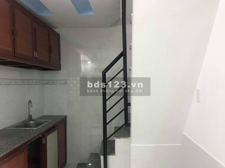 Bán nhà nguyên căn hẻm thẳng một trục cách mặt tiền Trần Khắc Chân, dt 20m2, giá chỉ 3.2 tỷ
