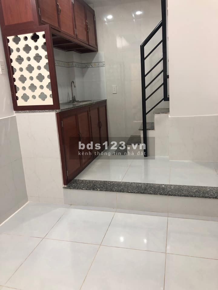 Bán nhà nguyên căn hẻm thẳng một trục cách mặt tiền Trần Khắc Chân, dt 20m2, giá chỉ 3.2 tỷ