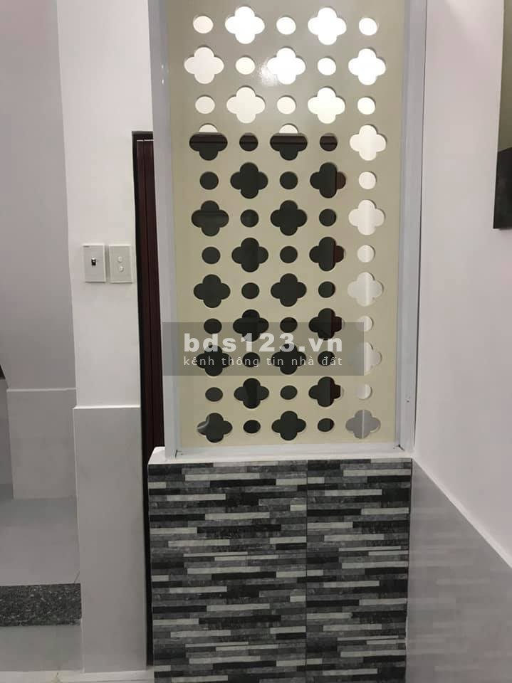 Bán nhà nguyên căn hẻm thẳng một trục cách mặt tiền Trần Khắc Chân, dt 20m2, giá chỉ 3.2 tỷ