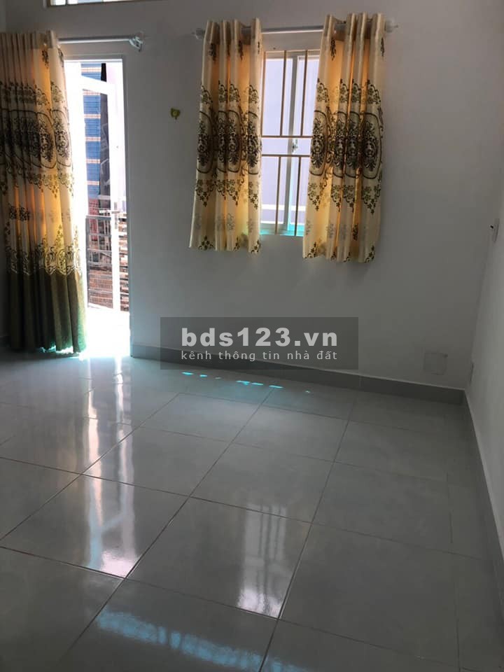 Bán nhà nguyên căn hẻm thẳng một trục cách mặt tiền Trần Khắc Chân, dt 20m2, giá chỉ 3.2 tỷ