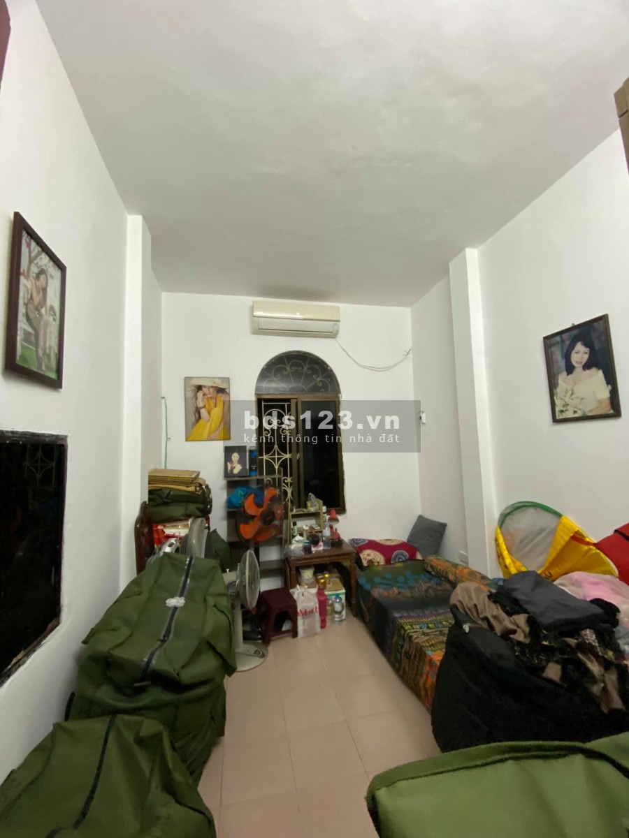 Bán nhà 4 tầng Phố Núi Trúc - Giảng Võ, ô tô đỗ cửa giá bán 2,64 tỷ lh 0961553266