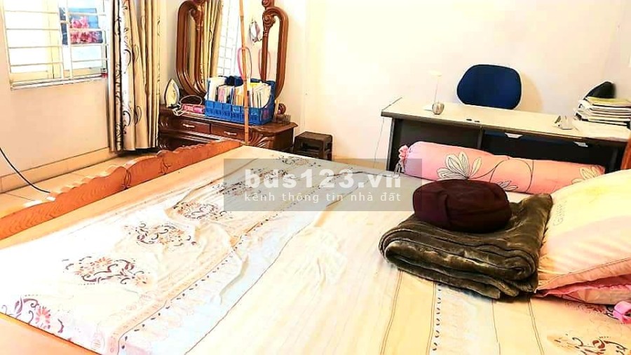 Nhà nguyên căn cần bán tại Giang Biên, Long Biên, dtsd 63m2, 4 tầng, nhỉnh 3 tỷ, lh 0911910586