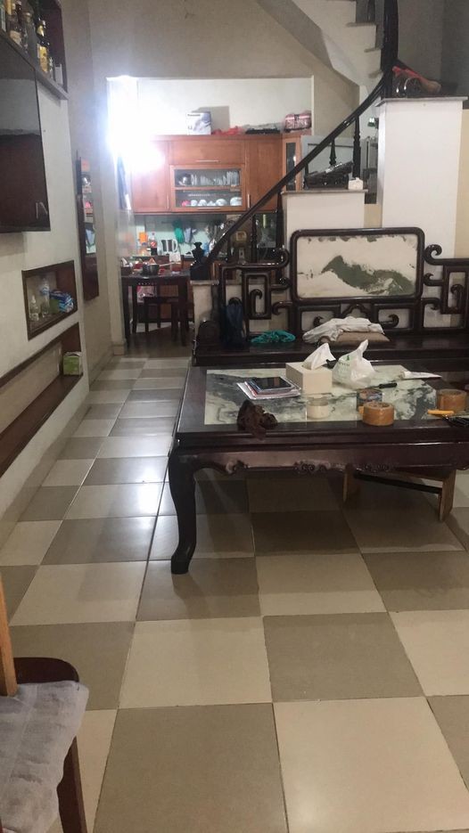 Nhà nguyên căn 4 tầng đúc Ngọc Thụy cạnh Ao Lão dtsd 40m2, giá bán 3.7 tỷ ngõ thông