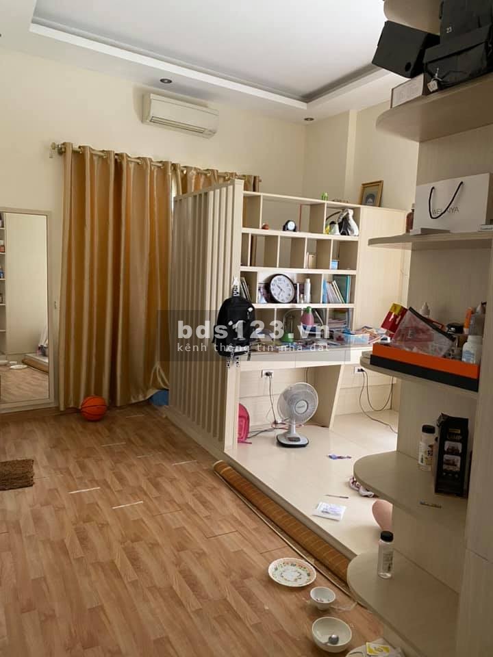 Bán nhà nguyên căn lô góc Nguyễn Sơn, ngõ thông diện tích sử dụng 40m2, giá bán 4 tỷ