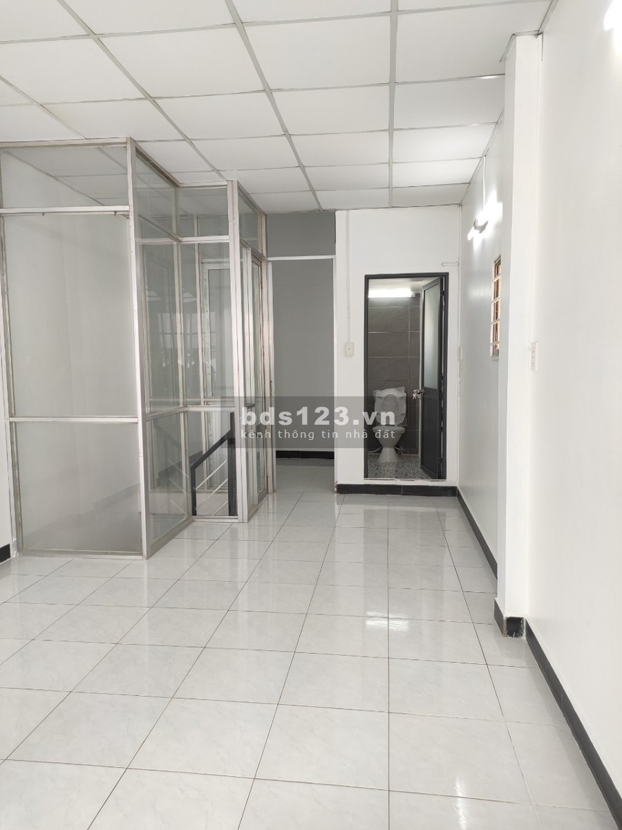 Bán nhà Tân Phú diện tích sử dụng 3.2 x 9 ( 2pn 2wc ) ban công rộng sổ hồng riêng đầy đủ