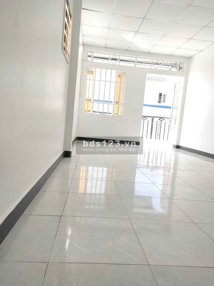 Bán nhà Tân Phú diện tích sử dụng 3.2 x 9 ( 2pn 2wc ) ban công rộng sổ hồng riêng đầy đủ