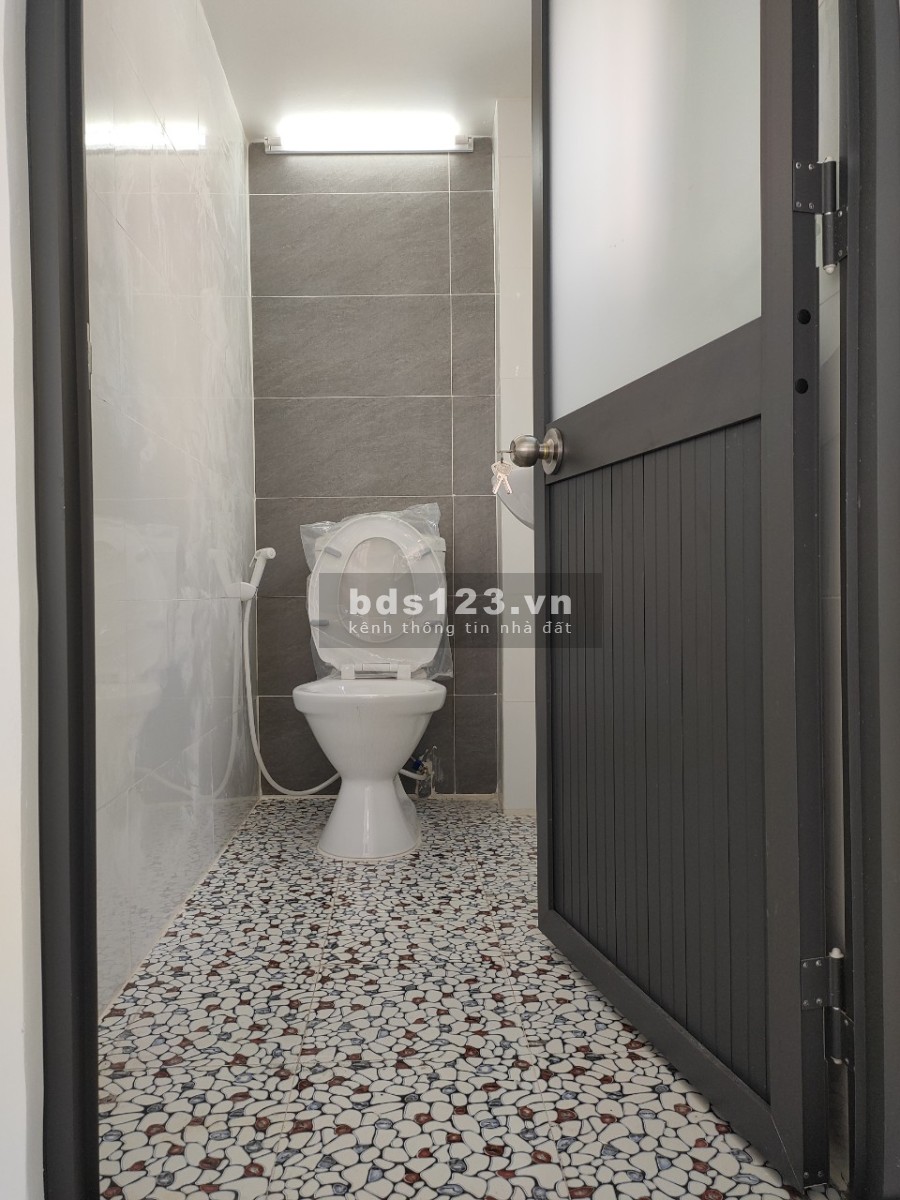Bán nhà Tân Phú diện tích sử dụng 3.2 x 9 ( 2pn 2wc ) ban công rộng sổ hồng riêng đầy đủ
