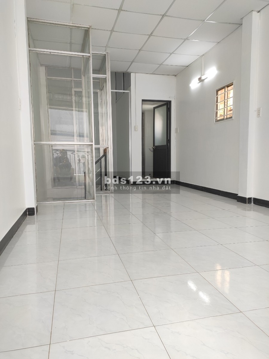 Bán nhà Tân Phú diện tích sử dụng 3.2 x 9 ( 2pn 2wc ) ban công rộng sổ hồng riêng đầy đủ