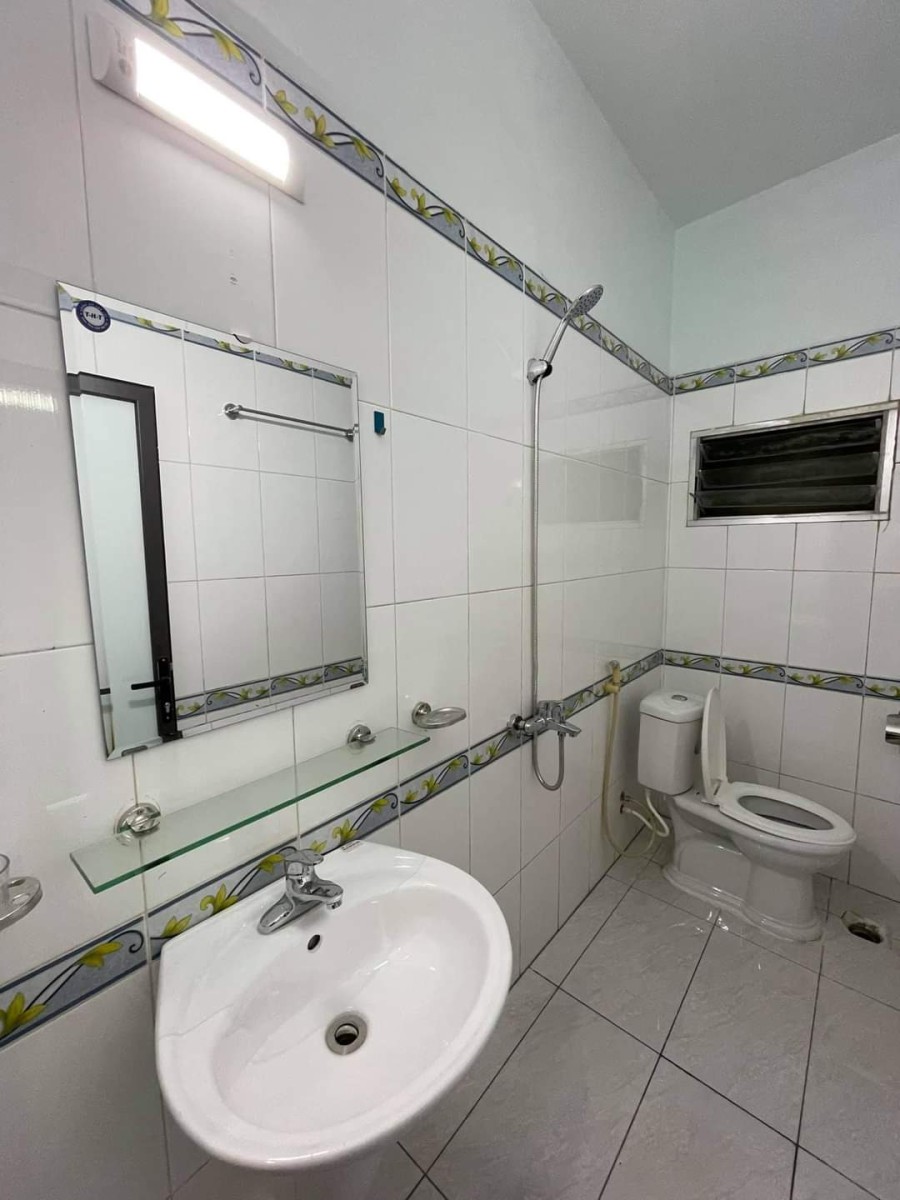 Bán Nhà Kim Giang 36m2 x 5T. Ô Tô Đỗ Gần. Ngõ Thông. Giá 3.2 tỷ có TL