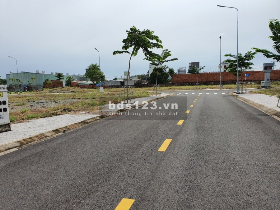 Bán gấp lô đất nền khu công nghiệp VISIP 2 đã có sổ hồng liên hệ xem đất 0389558553