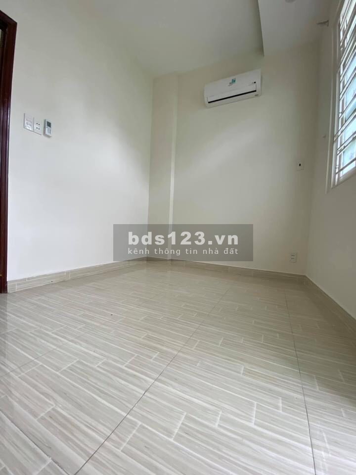 Bán nhà nguyên căn vị trí đắc địa ngay công viên Khánh Hội, khu dân cư an sinh, giá bán 4.35 tỷ