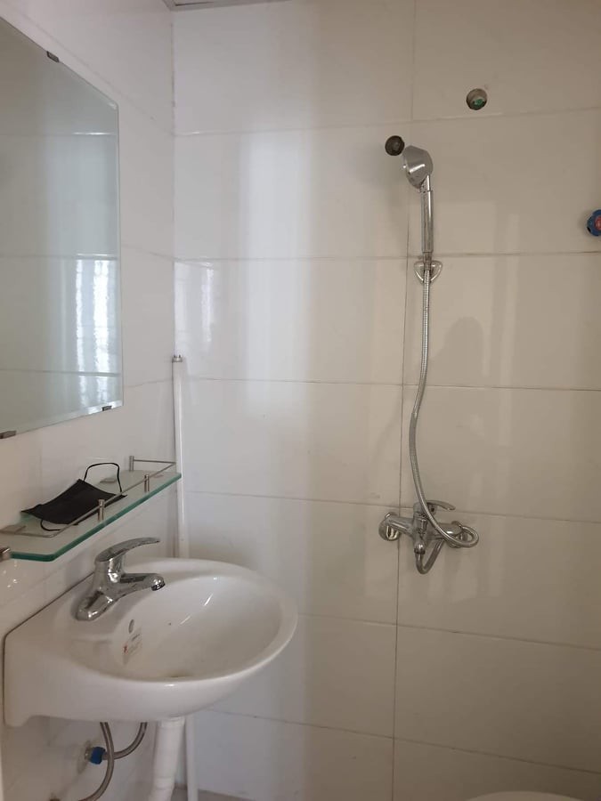 Nhỉnh 2 tỷ sở hữu ngay nhà đẹp phố Giảng Võ, 5 tầng đúc bê tông kiên cố, sổ đẹp vuông vắn