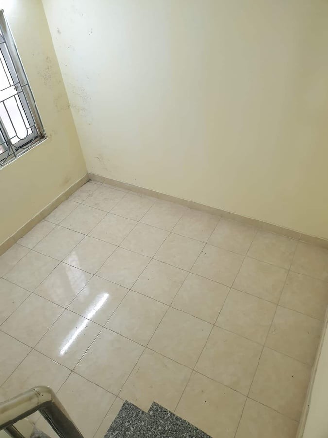 Nhỉnh 2 tỷ sở hữu ngay nhà đẹp phố Giảng Võ, 5 tầng đúc bê tông kiên cố, sổ đẹp vuông vắn