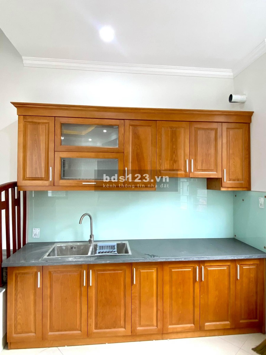 Hàng hiếm lô góc ô tô đỗ cửa Bát Khối, Long Biên, dt 33m2 5 tầng, mt 8, nhỉnh 2 tỷ lh 0911910586