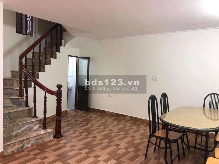 Cần bán căn nhà 4 tầng Hào Nam Quận Đống Đa dtsd 35m2, mặt tiền 4,5m giá bán 4,2 tỷ