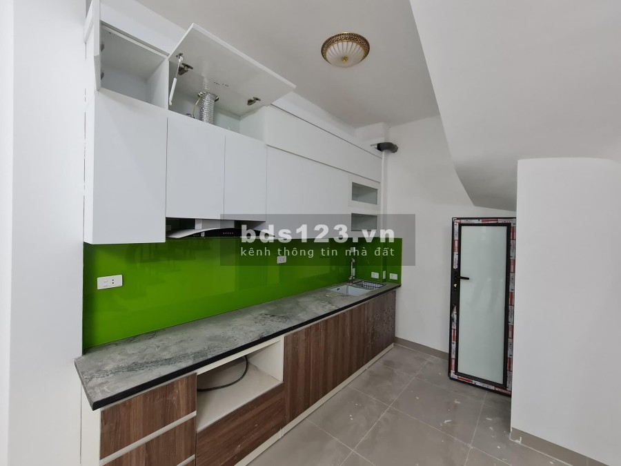 Bán nhà nguyên căn phố Phạm Văn Đồng hàng nhỏ, nhỏ tiền, diện tích 35m2, giá 2.9 tỷ