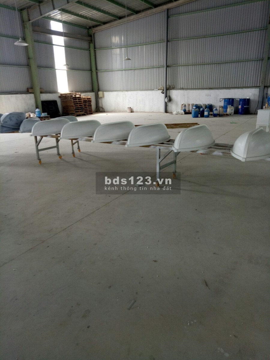 Cho thuê kho đường Bưng Ông Thoàn diện tích sử dụng 2500m2 giá 180 triệu/tháng