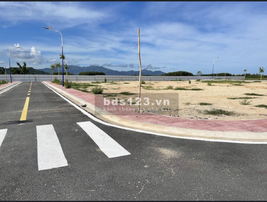 Bán đất nền dự án tại Cam Lâm Khánh Hòa diện tích 115m2, sổ đỏ từng nền, sở hữu vĩnh viễn