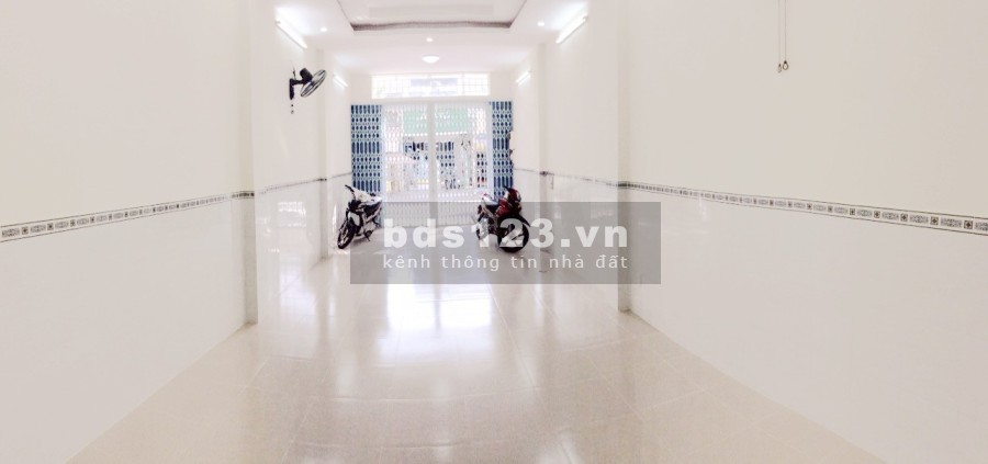 Cho thuê mặt bằng mặt tiền đường Tân Quý, khu sầm uất (4m x 12m = 48m2, có wc riêng)