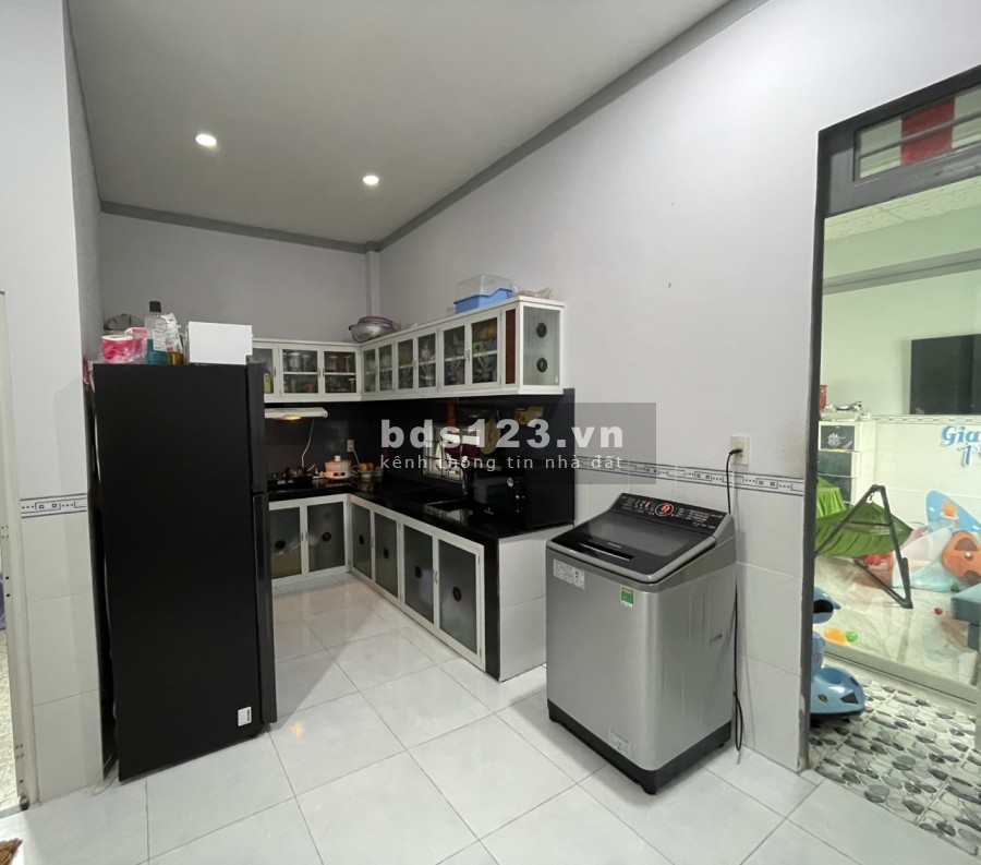 Bán lại căn nhà diện tích 125m2(5x25 ) khu dân cư đông đúc, gần chợ bún lh 0358876293